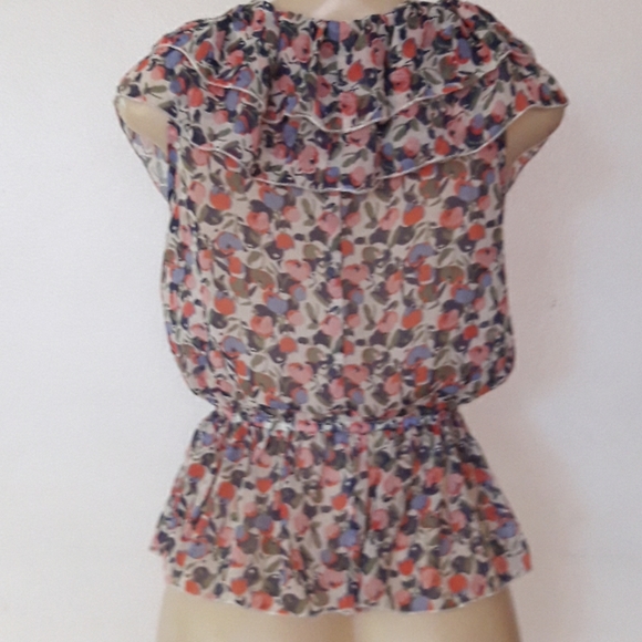 SALE💥$4 LOLA: Floral Top - Picture 3 of 7